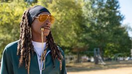 Snoop Dogg en la comedia de deportes The Underdoggs (2024). &nbsp; &nbsp;