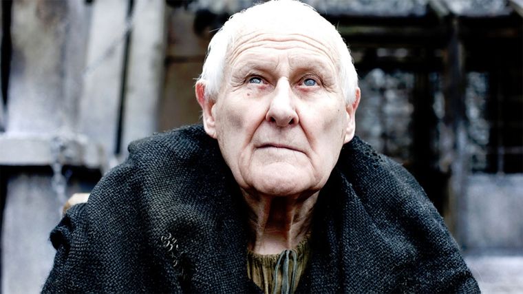 Peter Vaughan interpretó a Aemon Targaryen en la serie Game of Thrones. Peter Vaughan interpretó a Aemon Targaryen en la serie Game of Thrones.