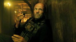 Jason Statham es uno de los actores de acción del momento. Jason Statham es uno de los actores de acción del momento.