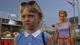 Dakota Fanning protagoniza esta icónica comedia dosmilera Dakota Fanning protagoniza esta icónica comedia dosmilera