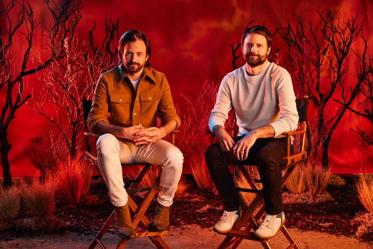 Los hermnaos Duffer apoyan tardar años entre temporadas de una serie.