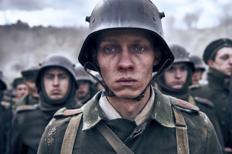 Sin novedad en el frente es un drama bélico original de Netflix centrado en los jóvenes inexpertos que combatieron en el frente en la Primera Guerra Mundial.