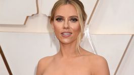 la joven rusa que se volvio furor en tiktok por su increible parecido a scarlett johansson