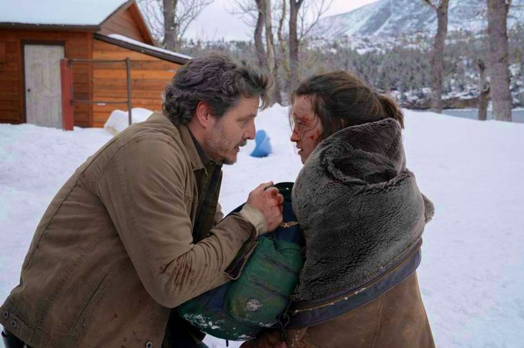 Pedro Pascal y Bella Ramsey protagonizan The Last of Us, la serie más pirateada del 2023