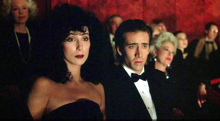 Hechizo de luna es una de las comedias románticas más icónicas de los años 80 Hechizo de luna es una de las comedias románticas más icónicas de los años 80