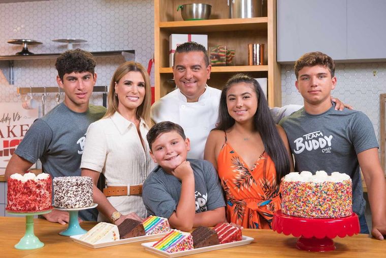 Buddy Valastro vuelve a ponerse al frente de un show televisivo y, junto a su esposa y sus hijos, se pone al frente de Cake Dynasty