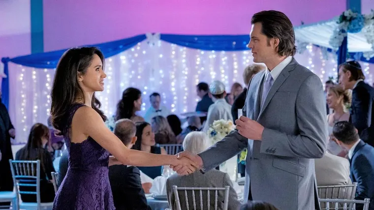 El último trabajo como actriz de Meghan Markle fue la película de Hallmark Dater's Handbook en 2016. El último trabajo como actriz de Meghan Markle fue la película de Hallmark Dater's Handbook en 2016.