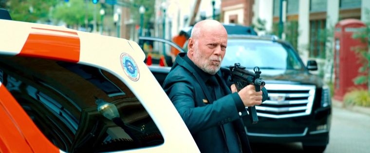 Bruce Willis desplegando toda la acción