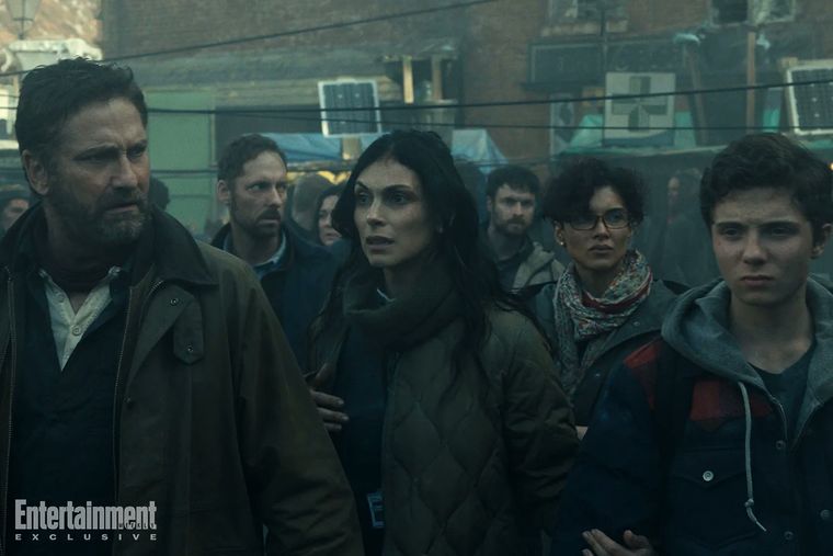 Gerard Butler, Morena Baccarin y Roman Griffin Davis como Nathan en la secuela de Greeland. Gerard Butler, Morena Baccarin y Roman Griffin Davis como Nathan en la secuela de Greeland.