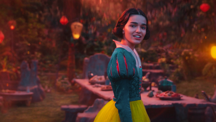Rachel Zegler interpreta a Blancanieves