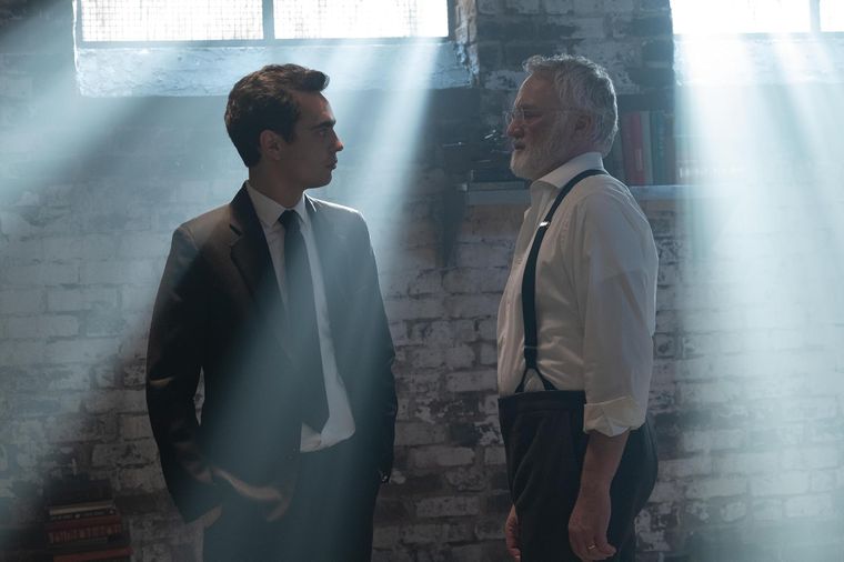 Los comandantes Nick Blaine y Joseph Lawrence, dos personajes de peso en la historia de El Cuento de la Criada.