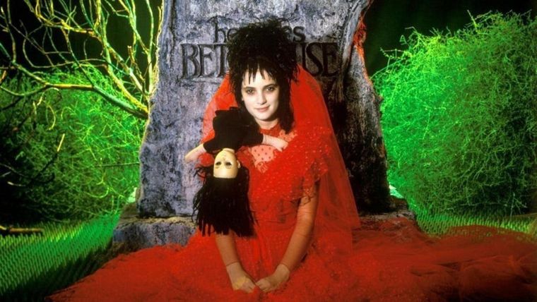 Winona Ryder interpreta a Lydia Deetz en las dos películas de Beetlejuice.