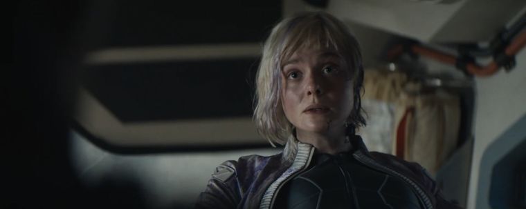 Thia, el personaje de Elle Fanning. Thia, el personaje de Elle Fanning.