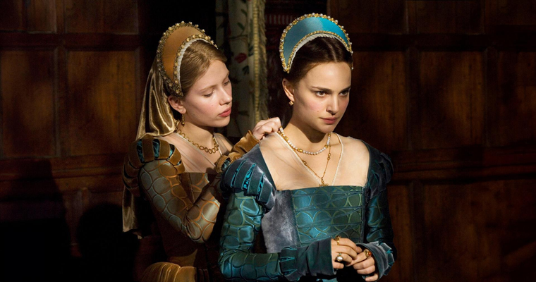 Scarlett Johansson y Natalie Portman en La otra reina. Scarlett Johansson y Natalie Portman en La otra reina.