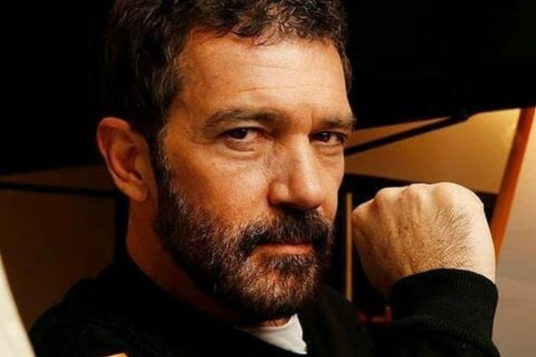 Antonio Banderas reveló por qué tuvo que dejar el fútbol.