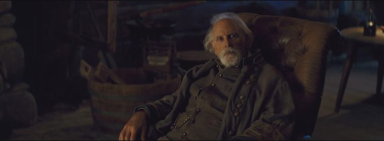 Bruce Dern como el general Sanford Smithers en Los Ocho Más Odiados (2015) de Quentin Tarantino Bruce Dern como el general Sanford Smithers en Los Ocho Más Odiados (2015) de Quentin Tarantino 