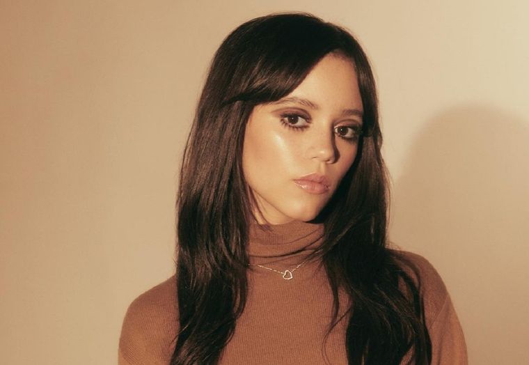 Jenna Ortega se ha vuelto una inspiración para su fans luego del estreno de Merlina.