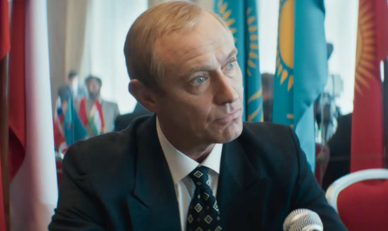 Jude Law como Vladimir Putin Jude Law como Vladimir Putin