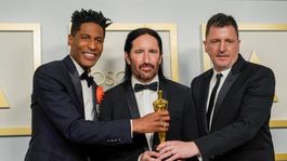 la insolita historia del musico que perdio un oscar contra si mismo