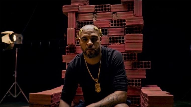 La historia que recorre la vida del futbolista brasileño