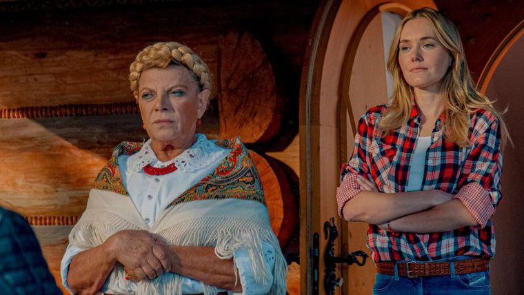 Pese a la barrera idiomática, el film logra momentos de calidez y humor que lo vuelven cercano a los espectadores globales, que no suelen consumir producciones polacas. Pese a la barrera idiomática, el film logra momentos de calidez y humor que lo vuelven cercano a los espectadores globales, que no suelen consumir producciones polacas.