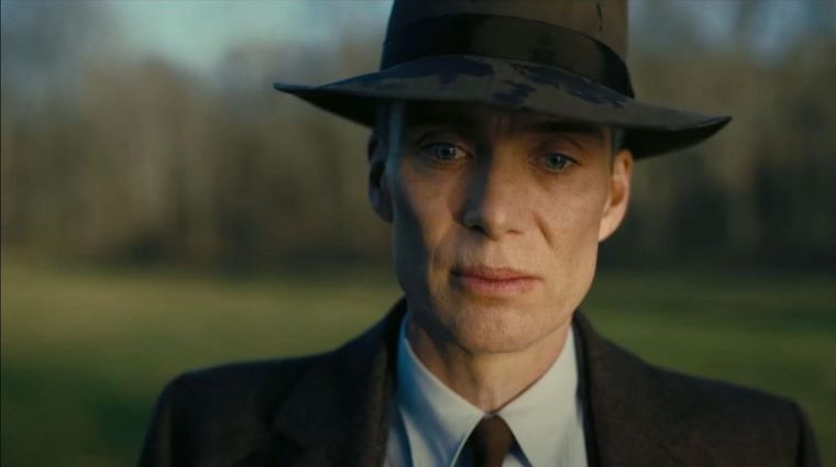 Cillian Murphy como J. Robert Oppenheimer