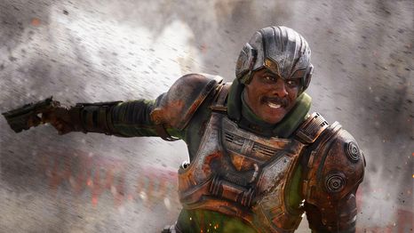 Idris Elba es Man-at-Arms en Masters of the Universe.
