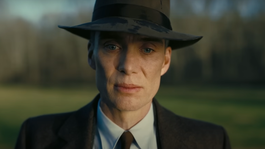 Cillian Murphy como Robert J. Oppenheimer