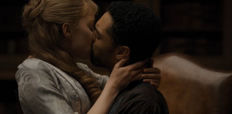 La noche de bodas marca el verdadero comienzo de la relación entre Daphne y Simon. La noche de bodas marca el verdadero comienzo de la relación entre Daphne y Simon.