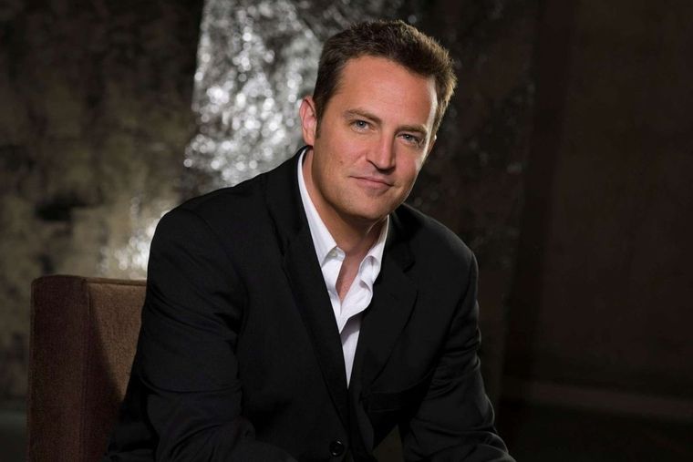 Matthew Perry no quería a Salma Hayek .