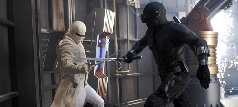 Storm Shadow versus Snake Eyes en la primera película de los Joes, G.I. Joe: Rise of Cobra (2009)