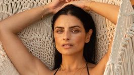 Aislinn Derbez