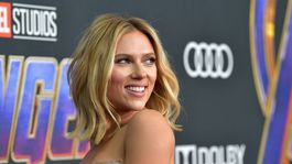 se develo el motivo por el que scarlett johansson no puede aparecer en una pelicula de marvel studios