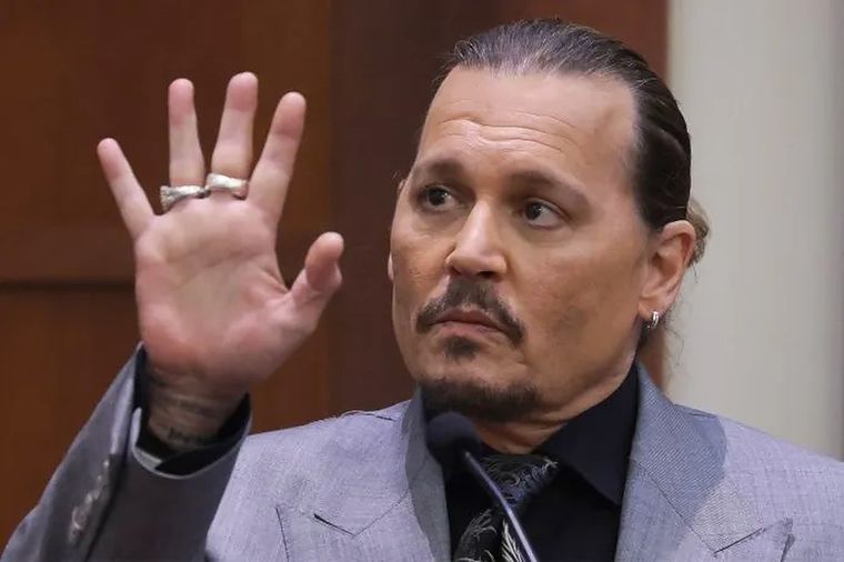 Depp de detalles de un favor que hizo para Heard