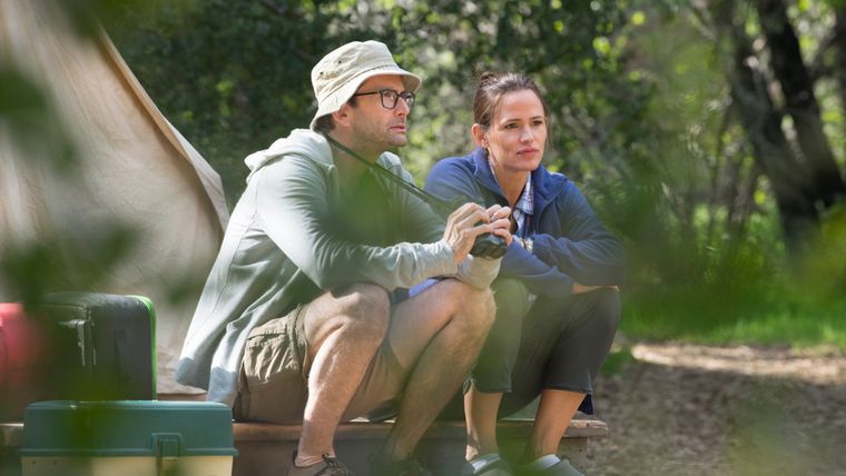 Jennifer Garner y David Tennant en Camping. Jennifer Garner y David Tennant en Camping.