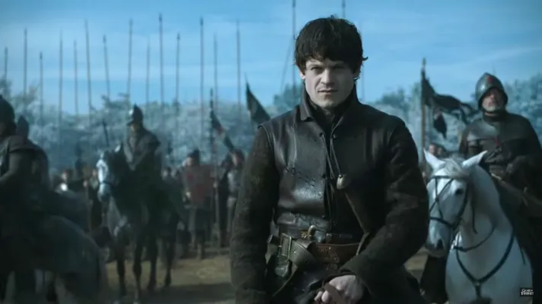 Iwan Rheon, el actor que interpretó a Ramsay, había audicionado originalmente para el papel de Jon Snow. Iwan Rheon, el actor que interpretó a Ramsay, había audicionado originalmente para el papel de Jon Snow.