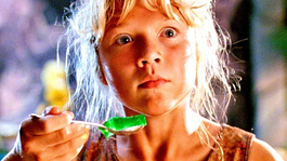 Ariana Richards recreó la icónica escena de la gelatina 30 años después