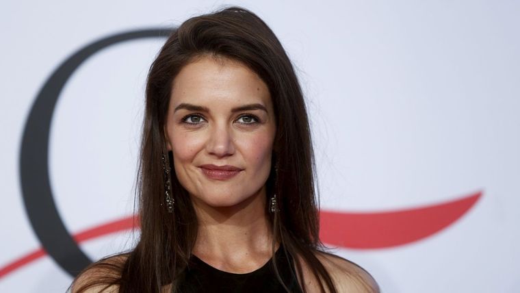 Katie Holmes es fanática de Poker Face y quería trabajar en la serie