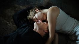 Que Ver | Viggo Mortensen y Léa Seydoux en Crímenes del futuro (2022).