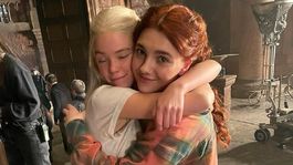 las jovenes actrices de rhaenyra y alicent se despiden de house of the dragon con sentidos mensajes