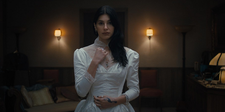 Camila Morrone protagoniza Algo terrible está a punto de suceder