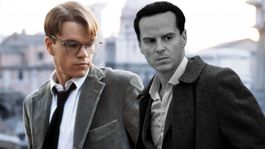 Matt Damon le da vida a Tom Ripley en El talentoso Sr. Ripley (1999), mientras que en la nueva serie de Netflix el personaje es interpretado por Andrew Scott.