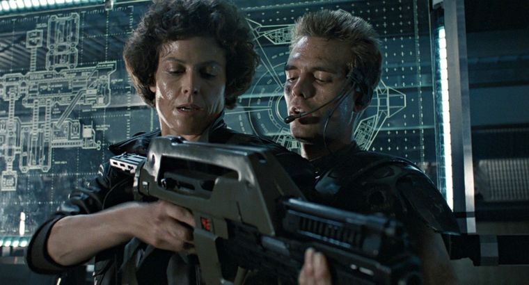 Sigourney Weaver, la historia protagonista de la franquicia de la franquicia, en Aliens (1986) de James Camero.