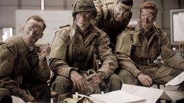 La serie contó con una mezcla de acotres consagrados y jóvenes promesas