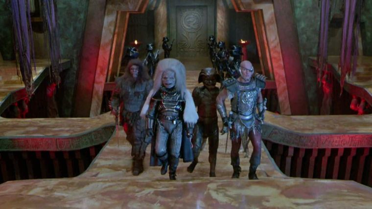 Beast Man junto a dos de los tres personajes originales de Masters of the Universe, Karg y Blade. Beast Man junto a dos de los tres personajes originales de Masters of the Universe, Karg y Blade.