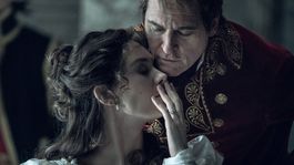 Que Ver | Joaquin Phoenix y Vanessa Kirby protagonizan Napoleón
