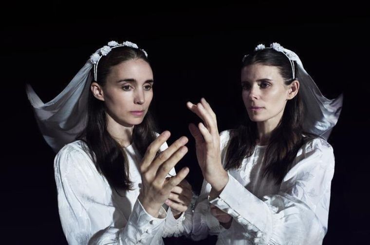 Primera imagen oficial de Bucking Fastard, lo nuevo de Werner Herzog Primera imagen oficial de Bucking Fastard, lo nuevo de Werner Herzog