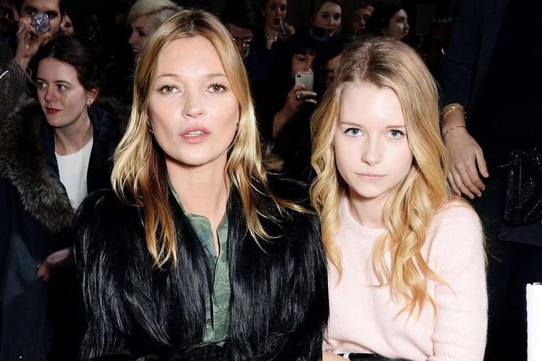 Lottie Moss habló sobre su relación con Kate Moss.