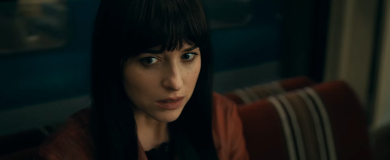 Dakota Johnson como Madame Web en la película que estrena en febrero de este año