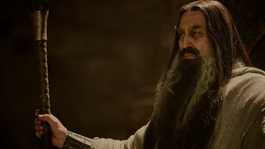 Ciarán Hinds interpreta al Mago Oscuro en la temporada 2 Ciarán Hinds interpreta al Mago Oscuro en la temporada 2